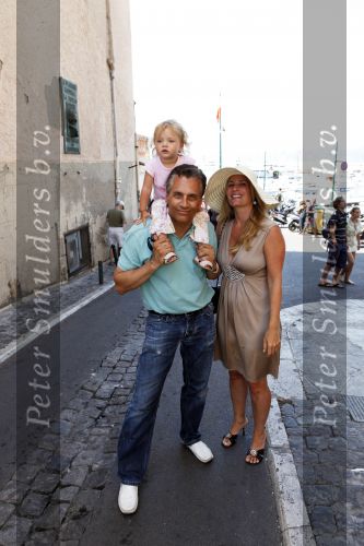 Sant Tropez 7 augustus 2009
Robert Claudia en Olivia Schoemacher op vakantie in sant Tropez.
Peter Smulders bv