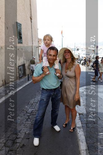 Sant Tropez 7 augustus 2009
Robert Claudia en Olivia Schoemacher op vakantie in sant Tropez.
Peter Smulders bv