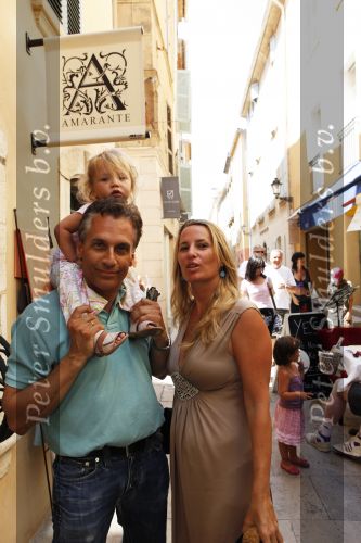 Sant Tropez 7 augustus 2009
Robert Claudia en Olivia Schoemacher op vakantie in sant Tropez.
Peter Smulders bv