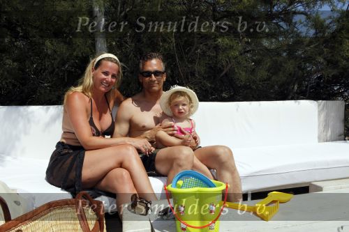 Sant Tropez 7 augustus 2009
Robert Claudia en Olivia Schoemacher op vakantie in sant Tropez.
Peter Smulders bv