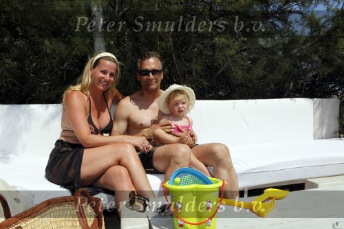 Sant Tropez 7 augustus 2009
Robert Claudia en Olivia Schoemacher op vakantie in sant Tropez.
Peter Smulders bv