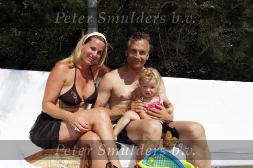 Sant Tropez 7 augustus 2009
Robert Claudia en Olivia Schoemacher op vakantie in sant Tropez.
Peter Smulders bv