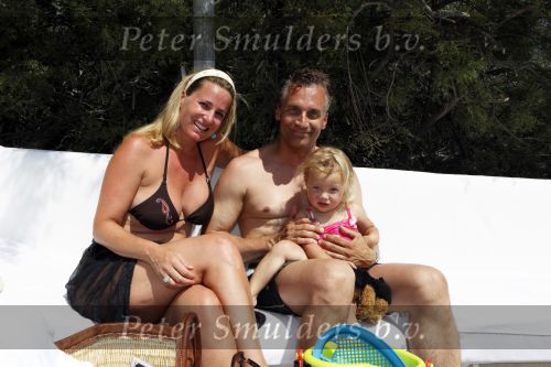 Sant Tropez 7 augustus 2009
Robert Claudia en Olivia Schoemacher op vakantie in sant Tropez.
Peter Smulders bv