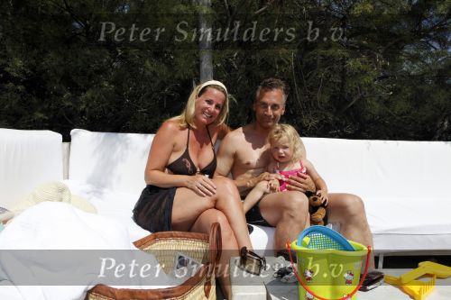 Sant Tropez 7 augustus 2009
Robert Claudia en Olivia Schoemacher op vakantie in sant Tropez.
Peter Smulders bv
