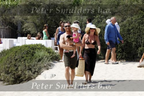 Sant Tropez 7 augustus 2009
Robert Claudia en Olivia Schoemacher op vakantie in sant Tropez.
Peter Smulders bv