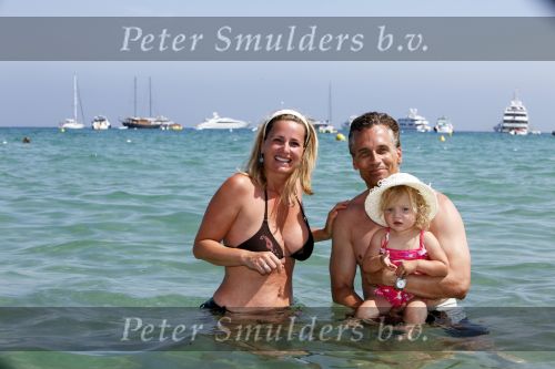Sant Tropez 7 augustus 2009
Robert Claudia en Olivia Schoemacher op vakantie in sant Tropez.
Peter Smulders bv