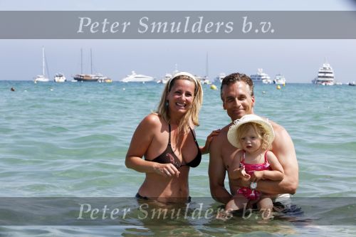 Sant Tropez 7 augustus 2009
Robert Claudia en Olivia Schoemacher op vakantie in sant Tropez.
Peter Smulders bv