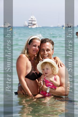 Sant Tropez 7 augustus 2009
Robert Claudia en Olivia Schoemacher op vakantie in sant Tropez.
Peter Smulders bv