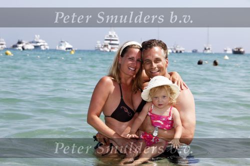 Sant Tropez 7 augustus 2009
Robert Claudia en Olivia Schoemacher op vakantie in sant Tropez.
Peter Smulders bv
