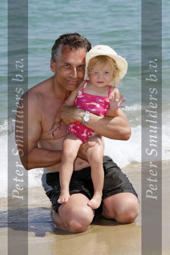 Sant Tropez 7 augustus 2009
Robert Claudia en Olivia Schoemacher op vakantie in sant Tropez.
Peter Smulders bv