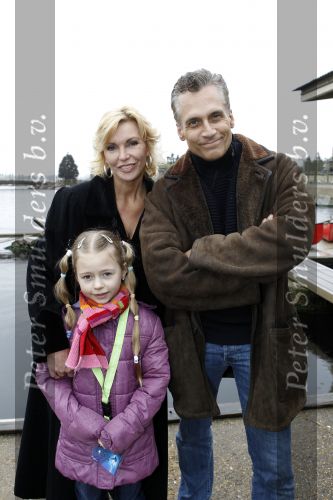 Harderwijk 20 maart 2010
Premiere show in het dolfinarium. Robert Schoemacher met zij vrouw Claudia vriendin Anja en Kinderen Moos Livia en Andjelica
Peter Smulders bv