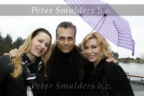 Harderwijk 20 maart 2010
Premiere show in het dolfinarium. Robert Schoemacher met zij vrouw Claudia vriendin Anja en Kinderen Moos Livia en Andjelica
Peter Smulders bv