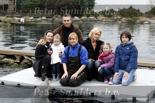 Harderwijk 20 maart 2010
Premiere show in het dolfinarium. Robert Schoemacher met zij vrouw Claudia vriendin Anja en Kinderen Moos Livia en Andjelica
Peter Smulders bv