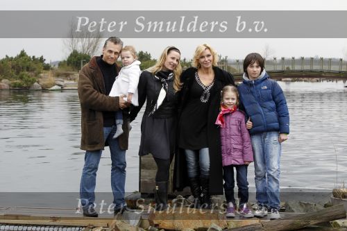 Harderwijk 20 maart 2010
Premiere show in het dolfinarium. Robert Schoemacher met zij vrouw Claudia vriendin Anja en Kinderen Moos Livia en Andjelica
Peter Smulders bv