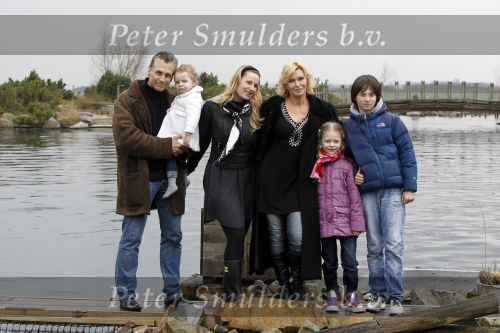Harderwijk 20 maart 2010
Premiere show in het dolfinarium. Robert Schoemacher met zij vrouw Claudia vriendin Anja en Kinderen Moos Livia en Andjelica
Peter Smulders bv