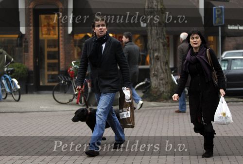 Amsterdam 6 februari 2010
Robert en Roos ten Brink aan het winkelen met de hond.
Peter Smulders bv