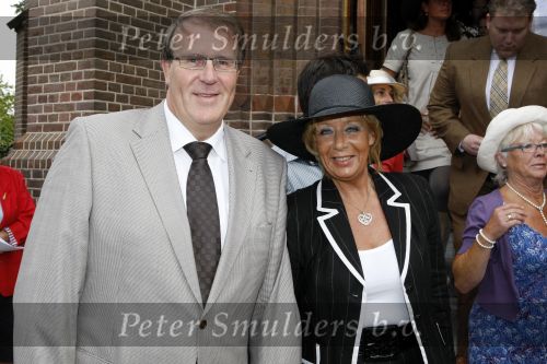 Nederhorst den Berg 6 juni 2009
Trouwen Lucille Werner met Servaas in de kerk van Nederhorst den Berg. Ron Beds and bedding met zijn vrouw
Peter Smulders bv