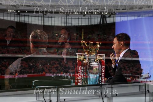 Londen 31 januari 2010
Ruud Gullit aan het werk voor Sky sports tijdens Arsenal-Manchester United.
Maxim Gullit mocht met zijn vader mee.
Peter Smulders bv