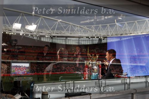 Londen 31 januari 2010
Ruud Gullit aan het werk voor Sky sports tijdens Arsenal-Manchester United.
Maxim Gullit mocht met zijn vader mee.
Peter Smulders bv