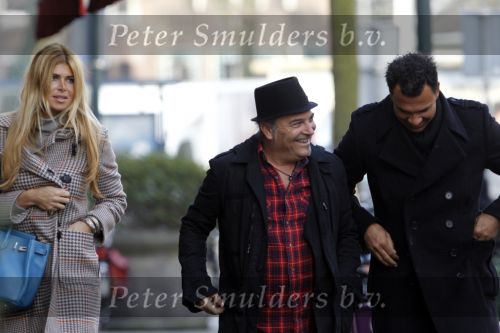 Amsterdam 20 januari 2010
Estelle en Ruud Gullit met een vriend uit Los Angeles op de cornelis schuytstraat.
Peter Smulders bv
