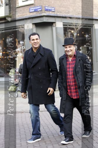 Amsterdam 20 januari 2010
Estelle en Ruud Gullit met een vriend uit Los Angeles op de cornelis schuytstraat.
Peter Smulders bv