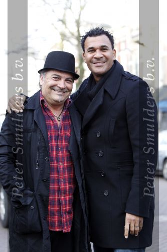 Amsterdam 20 januari 2010
Estelle en Ruud Gullit met een vriend uit Los Angeles op de cornelis schuytstraat.
Peter Smulders bv