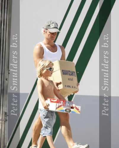 Ibiza 10 juli 2009
Wendy v  Dijk met zoontje Sem en vriend Erland Galjaard op vakantie 
Peter Smulders bv