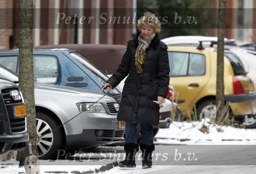 Amsterdam 13 januari 2010
Simone Kleinsma met hondje in de sneeuw.
Peter Smulders bv