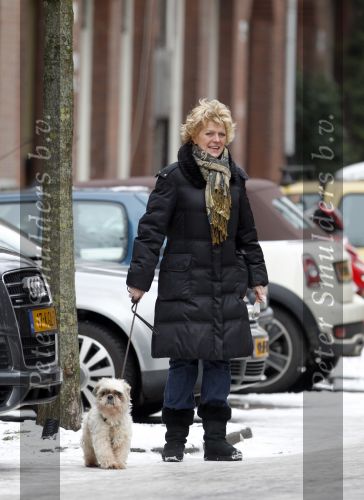 Amsterdam 13 januari 2010
Simone Kleinsma met hondje in de sneeuw.
Peter Smulders bv