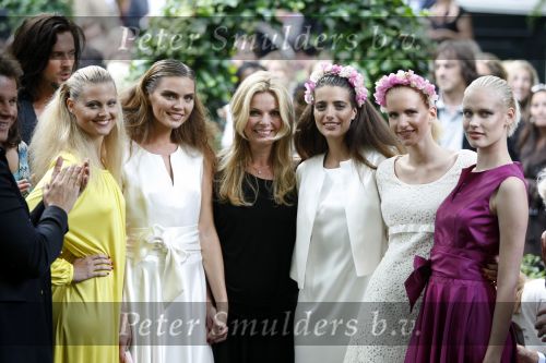 Amsterdam 16 juni 2009
Modeshow La Dress by Simone v Trojen.
Peter Smulders bv