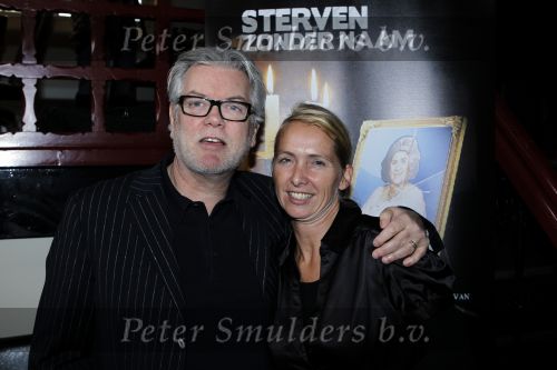 Leiden 19 januari 2010
Presenatie boek van de zangeres zonder naam geschreven door Ben Holthuis en de nieuwe cd. Sjef Scholte met Johnny en Adriaan Hoes
Peter Smulders bv