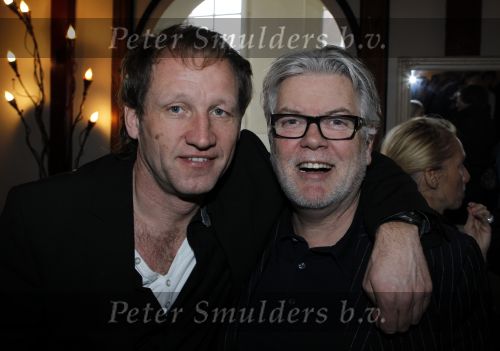 Leiden 19 januari 2010
Presenatie boek van de zangeres zonder naam geschreven door Ben Holthuis en de nieuwe cd. Sjef Scholte met steven de jong
Peter Smulders bv