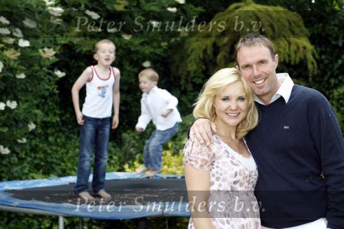 De Goorn 20 juni 2009
Sonja Bakker met man Koen en hun 2 zoons in hun tuin.
Peter Smulders bv