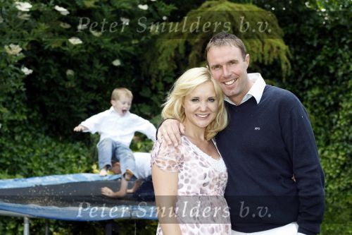 De Goorn 20 juni 2009
Sonja Bakker met man Koen en hun 2 zoons in hun tuin.
Peter Smulders bv