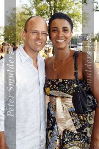 Amsterdam 6 augustus 2009
Premiere circus Stiletto in Carre. Sophia Wezer met man
Peter Smulders bv