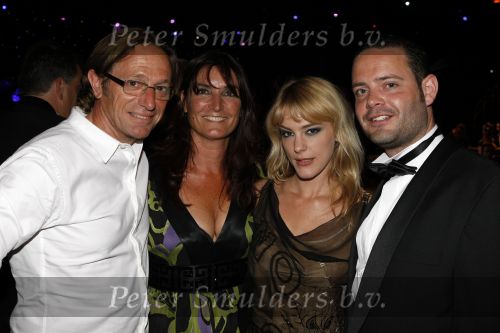 Hilversum 8 juni 2009
Uitreiking musical awards in studio 22. Stacey Rookhuizen met vriend en Eric v Tijn met vrouw
Peter Smulders bv