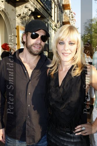 Amsterdam 6 augustus 2009
Premiere circus Stiletto in Carre. Stacey Rookhuizen met vriend
Peter Smulders bv