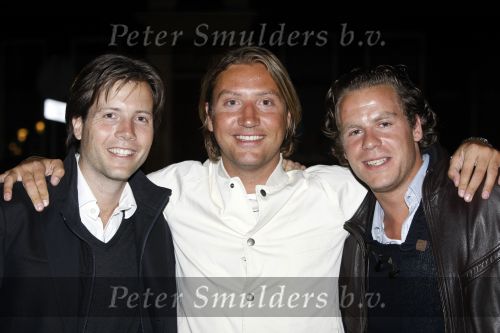 Utrecht 9 juni 2009
Wesley Sneijder viert zijn 25e verjaardag in Filemon. Steinar Dietz met Quinten de Graaf
Peter Smulders bv