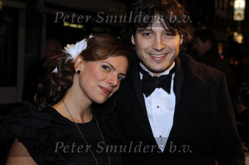 Amsterdam 8 maart 2010
Premiere Zwart Water in tuschinski. Tamara Brinkman met vriend
Peter Smulders bv