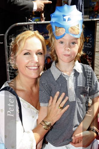 Amsterdam 4 juli 2009
Premiere van Mega Mindy in Tuschinski. Tanja Jess met zoon
Peter Smulders bv
