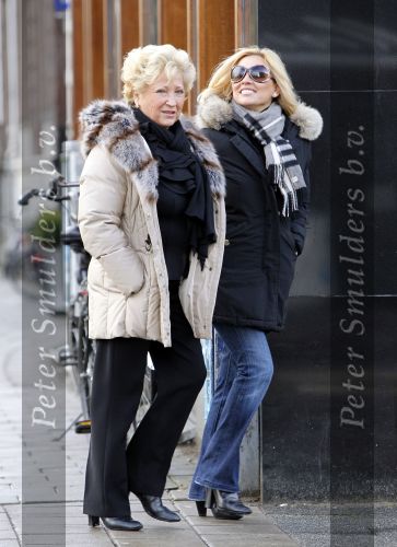 Amsterdam 1 februari 2010
Tatjana Simic aan het winkelen met haar moeder.
Peter Smulders bv