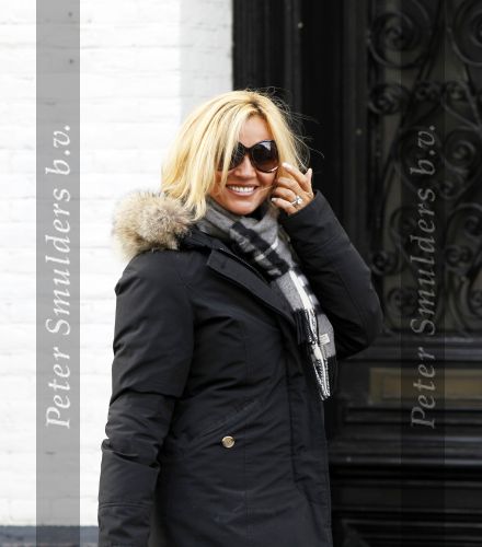 Amsterdam 1 februari 2010
Tatjana Simic aan het winkelen met haar moeder.
Peter Smulders bv