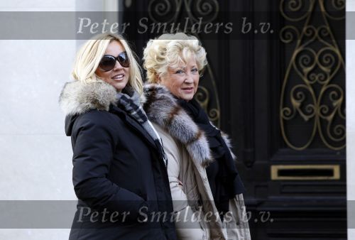 Amsterdam 1 februari 2010
Tatjana Simic aan het winkelen met haar moeder.
Peter Smulders bv