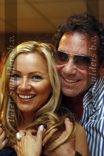 Eindhoven, 4 Juli 2009 Opening Oog Ziekenhuis van Piet Meurs en Thea Meurs.
Opening werd verricht door Lia v d Berg ( oud zakenvrouw v/h jaar ), Rita Verdonk en Tatjana met haar vriend Ronnie Rosenbaum.
Foto Peter Smulders BV