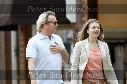 Amsterdam 25 juni 2009
Janke Dekker Tom EGbers en dochter op de cornelis schuytstraat.
Peter Smulders bv