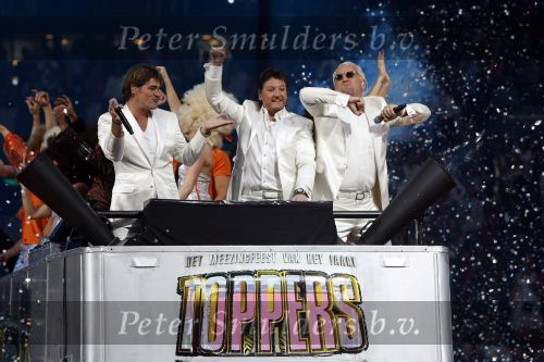 Amsterdam 13 juni 2009
De Toppers in concert in de arena met Rene Froger Gordon en Jeroen v d Boom.
Peter Smulders bv