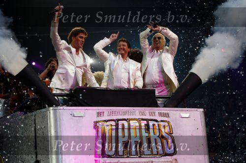Amsterdam 13 juni 2009
De Toppers in concert in de arena met Rene Froger Gordon en Jeroen v d Boom.
Peter Smulders bv
