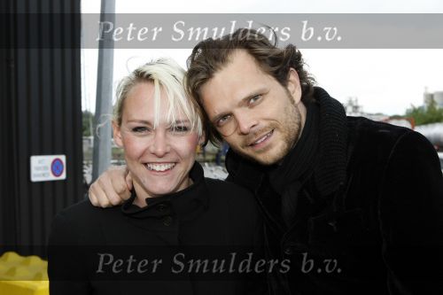 Amsterdam 3 juni 2009
Uitreiking van de glamour awards. Wende Sneijder met vriend
Peter Smulders bv
