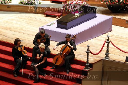 Amsterdam 22 januari 2010
Herdenkingsdienst Edgar Vos in het concertgebouw. Wende Snijders zingt tijdens de dienst
Peter Smulders bv