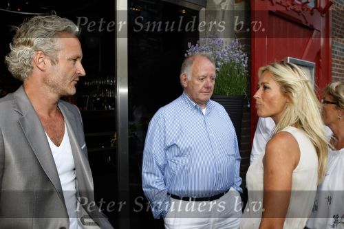 Amsterdam 8 augustus 2009
Mari v d Ven viert zijn 50e verjaardag.
Peter Smulders bv